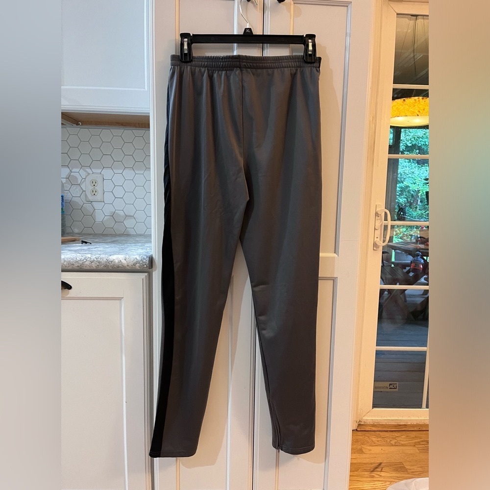 Boys XL Cougar Sport athletic pants.  Side zippered pockets.  Ankle zippers.